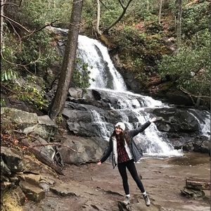 Meet your Posher, Leah